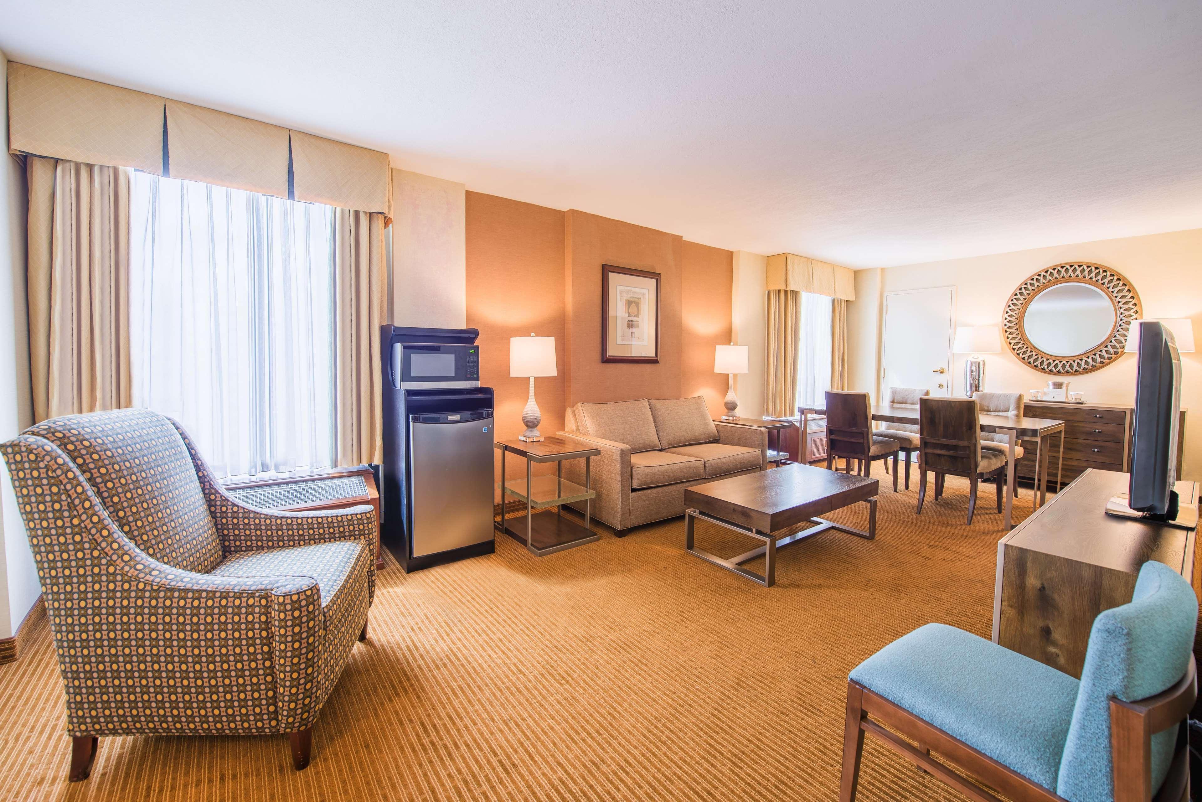 Готель Doubletree By Hilton Philadelphia Airport Екстер'єр фото