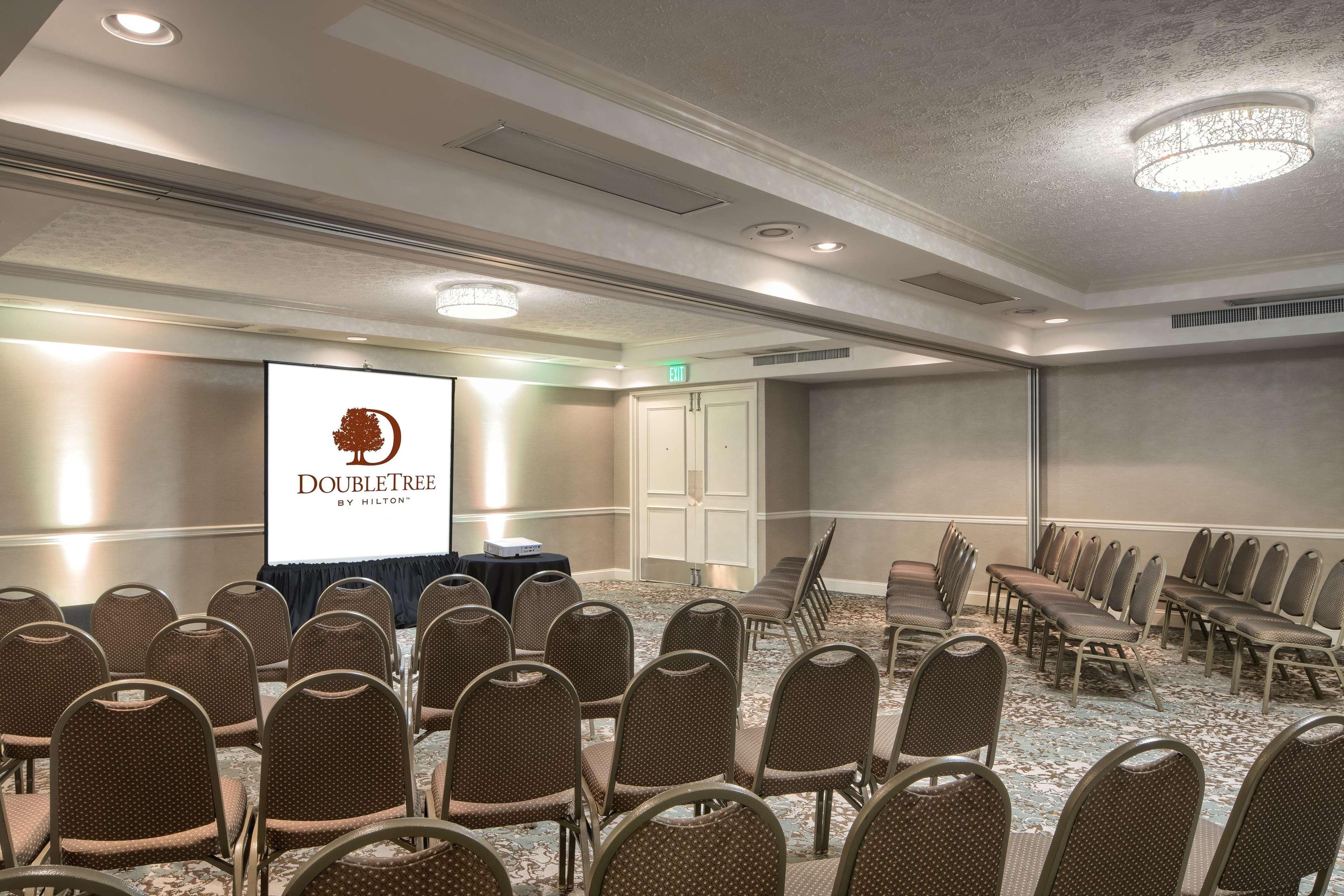 Готель Doubletree By Hilton Philadelphia Airport Екстер'єр фото