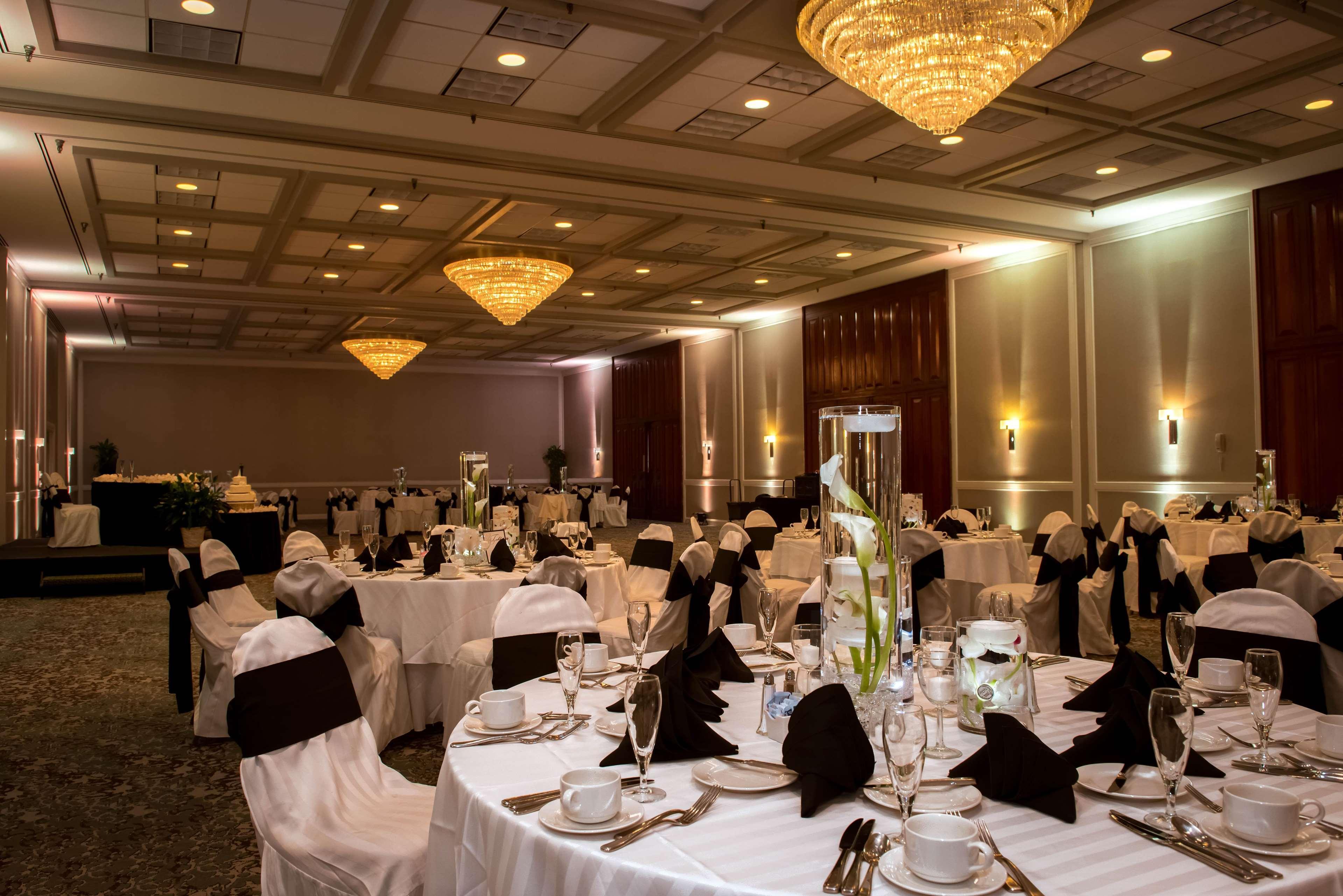 Готель Doubletree By Hilton Philadelphia Airport Екстер'єр фото