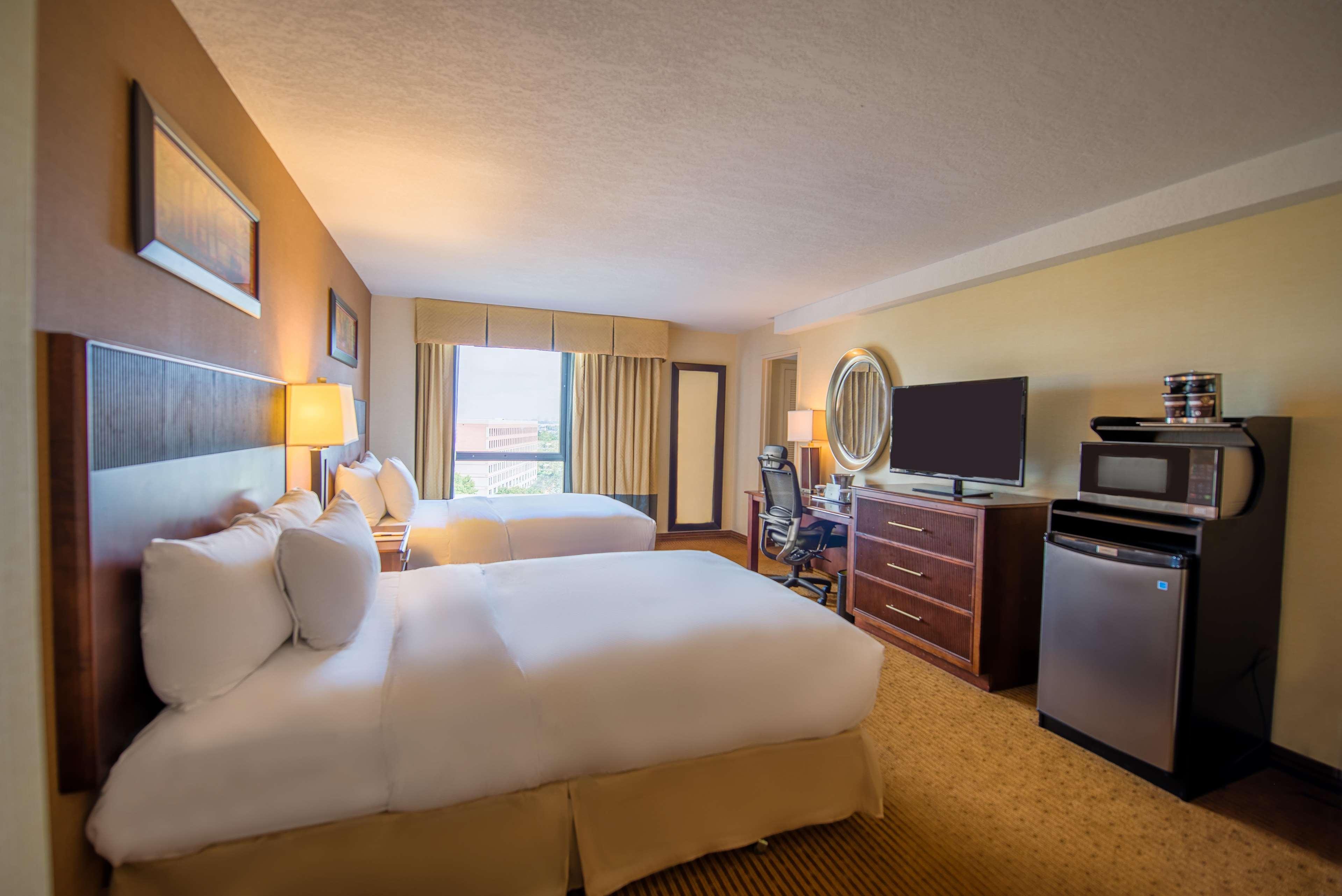 Готель Doubletree By Hilton Philadelphia Airport Екстер'єр фото