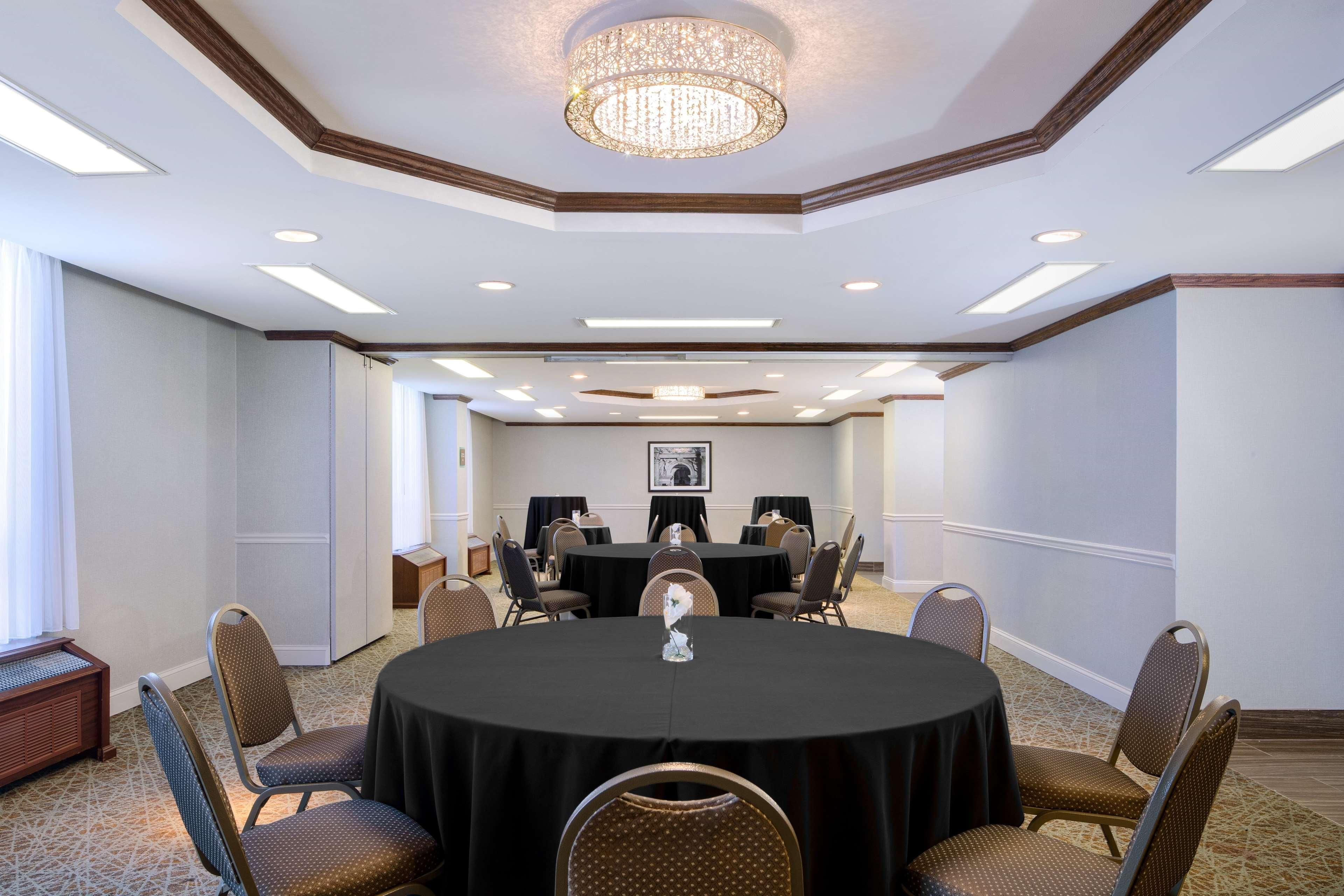 Готель Doubletree By Hilton Philadelphia Airport Екстер'єр фото