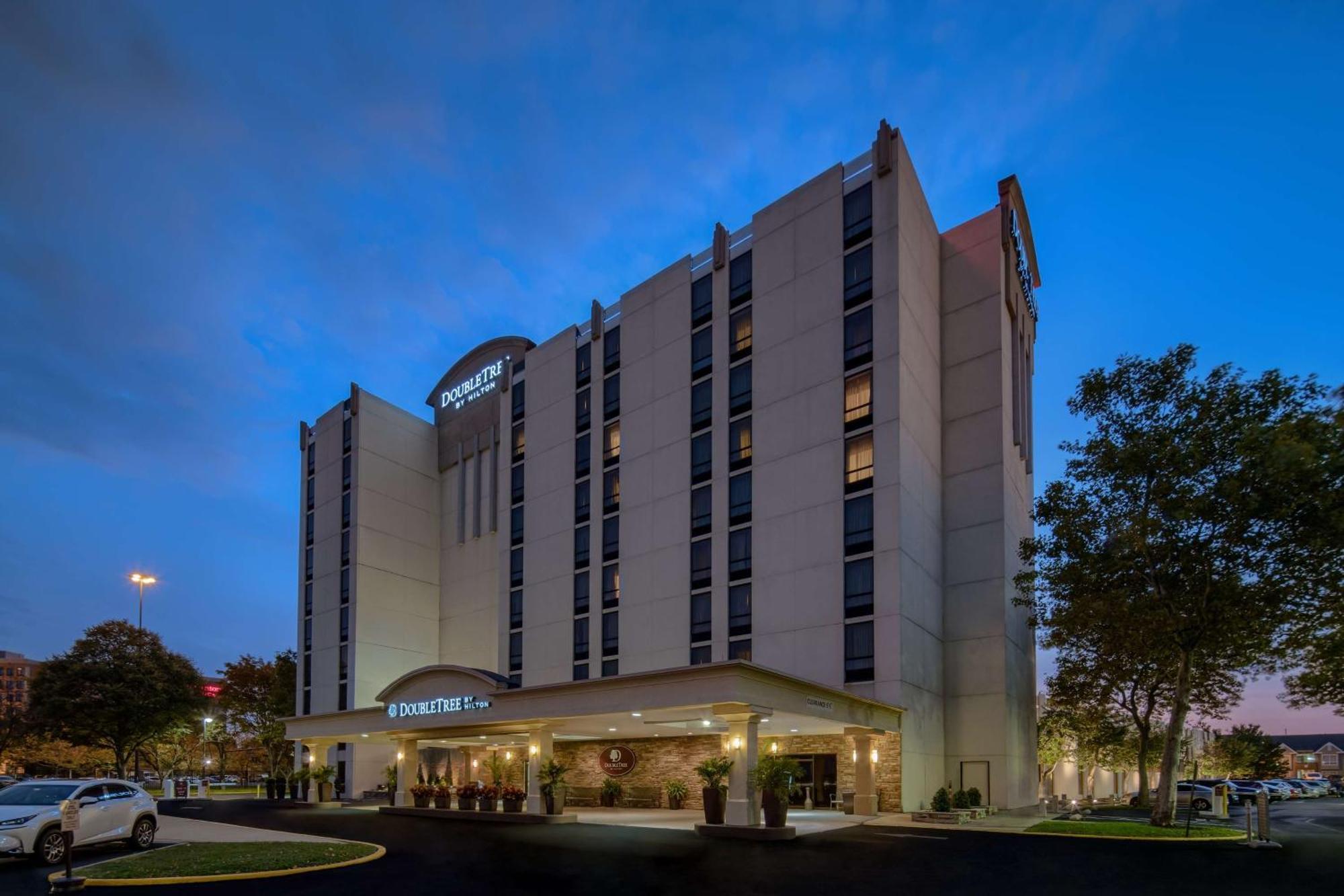 Готель Doubletree By Hilton Philadelphia Airport Екстер'єр фото