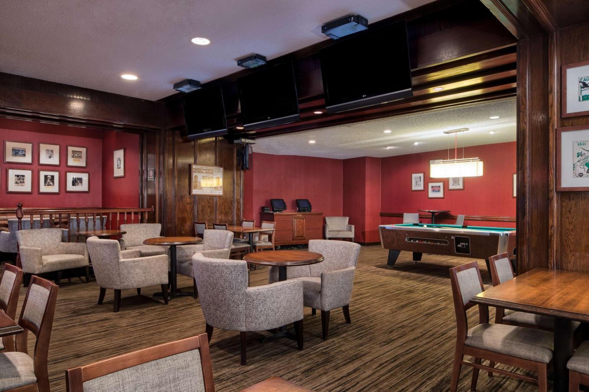 Готель Doubletree By Hilton Philadelphia Airport Екстер'єр фото