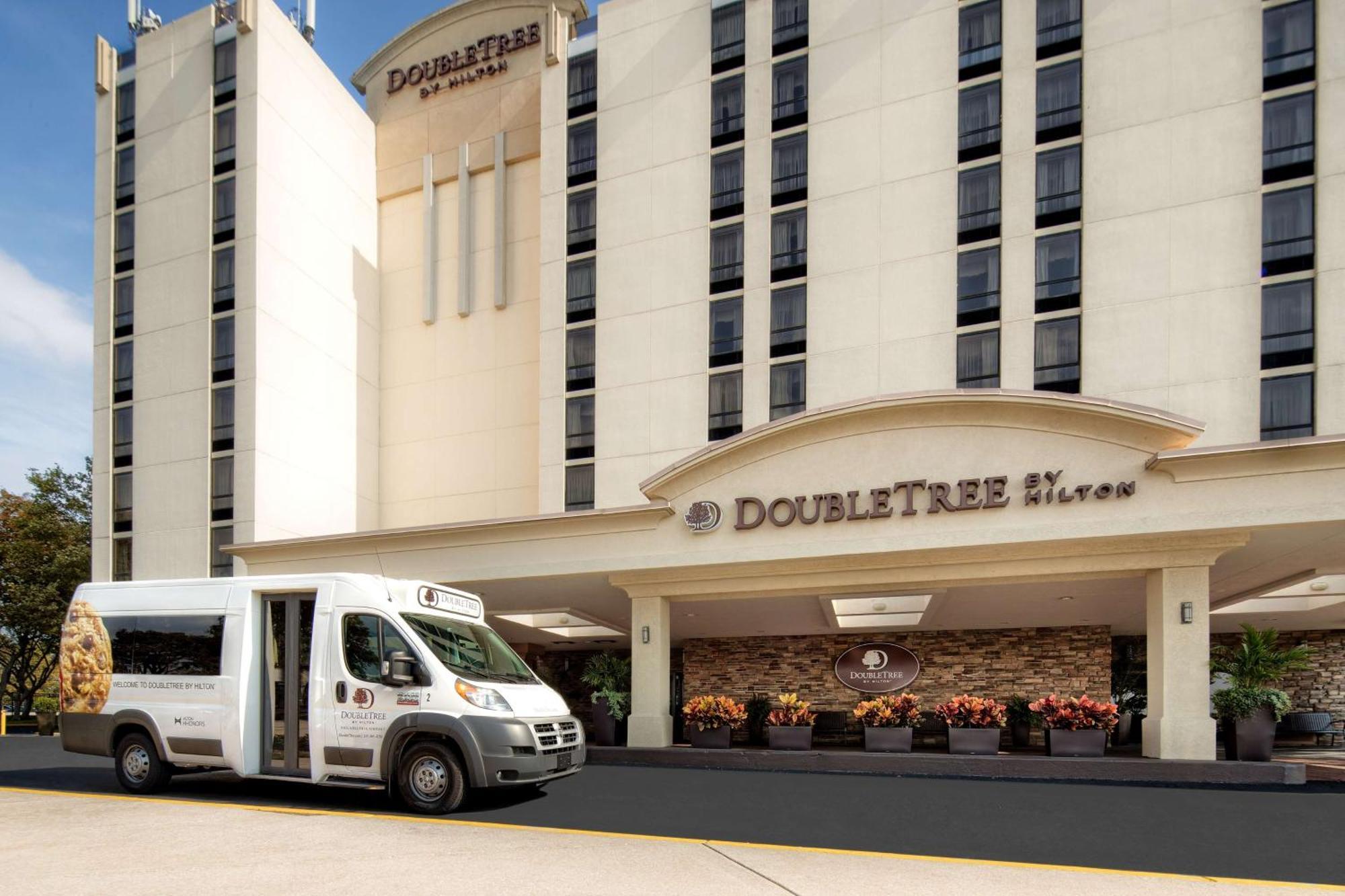 Готель Doubletree By Hilton Philadelphia Airport Екстер'єр фото