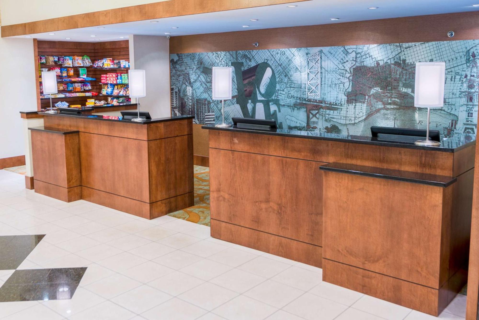 Готель Doubletree By Hilton Philadelphia Airport Екстер'єр фото
